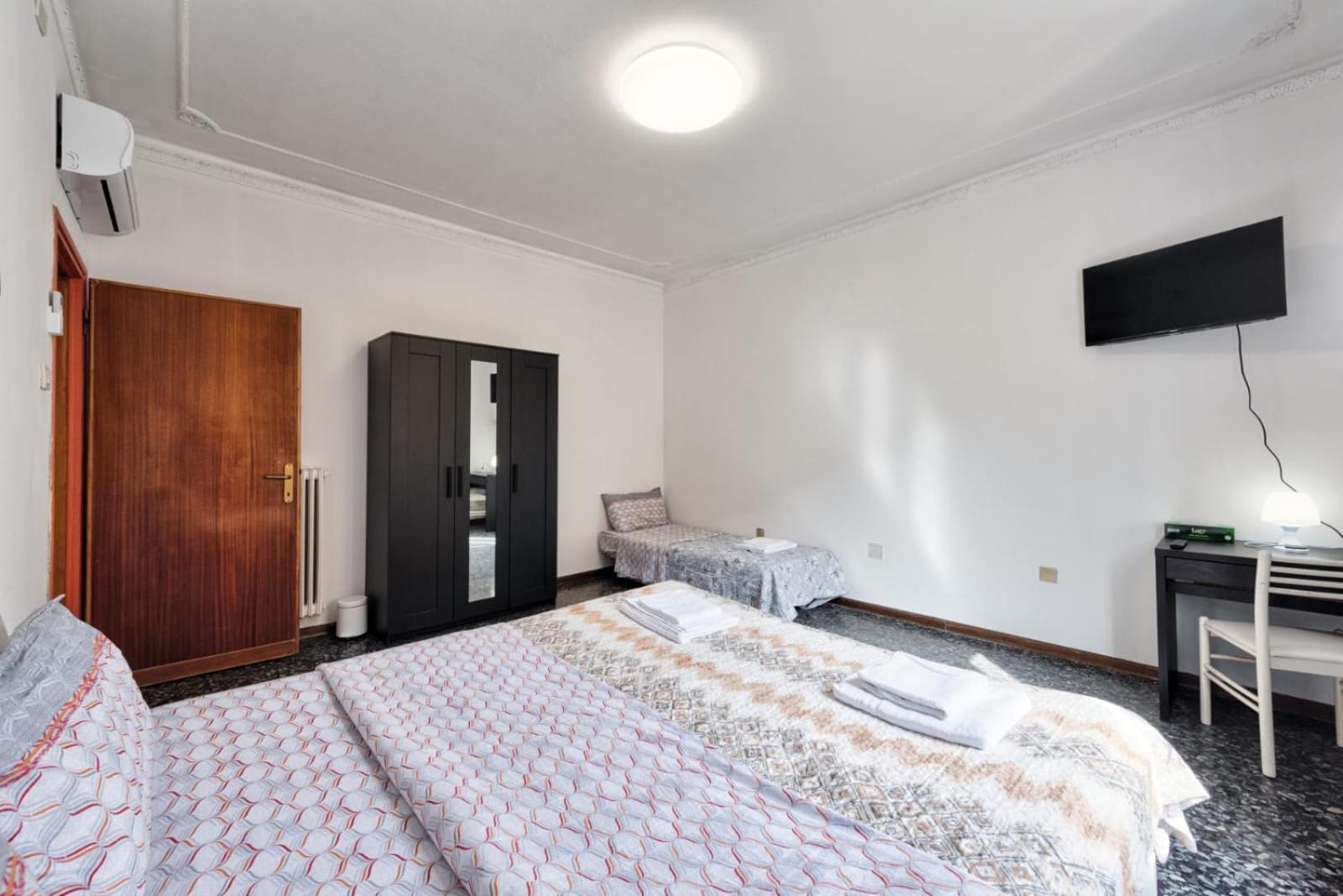 Cozy Best Apartment In City With Free Parking Marghera Ngoại thất bức ảnh